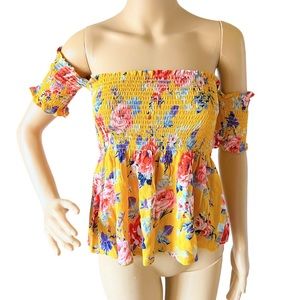 Yellow floral top. Size S